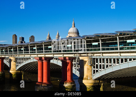 Londoner Blackfriars station Stockfoto