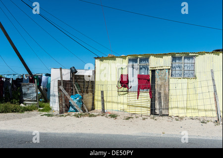 Wellblechhütten in Khayelitsha, einem teilweise informellen Township in Kapstadt, Südafrika Stockfoto