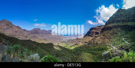 Küstenstraße in der Nähe von La Aldea de San Nicolás, Gran Canaria, Kanarische Inseln, Spanien, Europa, PublicGround Stockfoto