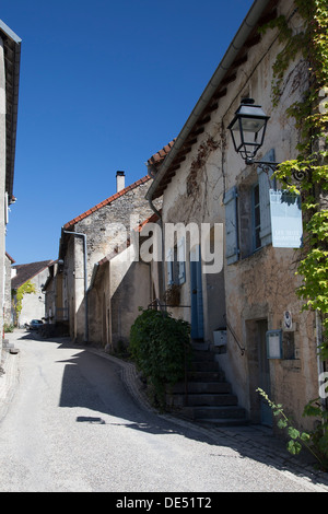 Seitenstraße in Chateau-Chalon, Juraregion Frankreichs Stockfoto