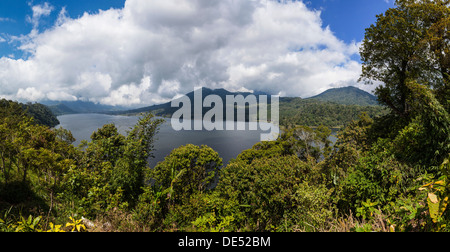 Danau Buyan, Lake Bratan, See des Heiligen Berges, Bali, Banjar Asahpanji, Banjar, Bali, Indonesien Stockfoto