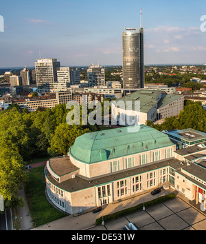 Übersicht über kulturelle Viertel, Philharmonie, Konzerthaus und Aalto Gebäude, Opernhaus, Esse, Deutschland. Skyline der Stadt. Stockfoto