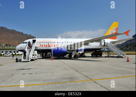 Drukair Flugzeug, Flughafen Paro, Bhutan Stockfoto