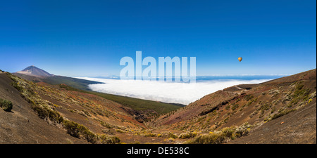 Parque Nacional de Las Cañadas del Teide, Teide-Nationalpark, UNESCO Weltnaturerbe, mit den Teide Vulkan bei Stockfoto