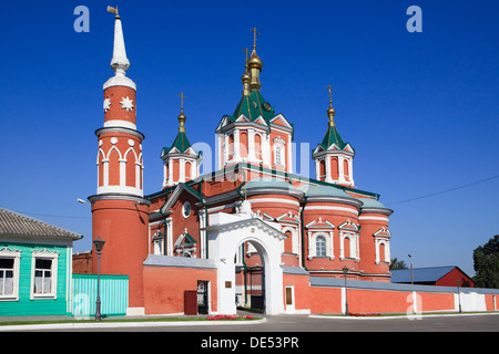 Die Kirche der Erhöhung des Heiligen Kreuz (1858) im Brusensky Kloster im Kreml von Kolomna, Russland Stockfoto