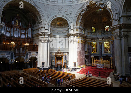 Deutschland: Im Berliner Dom (Berliner Dom) mit Orgel und altar Stockfoto