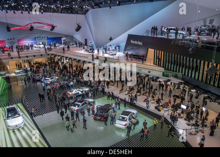 Messestand von Mercedes-Benz auf der Frankfurter Internationalen Automobilausstellung (IAA) 2013 in Frankfurt am Main, Deutschland Stockfoto