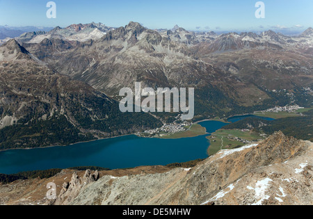 Surlej, Schweiz, Blick von der Corvatsch-Seilbahn auf die Bernina-Berge Stockfoto