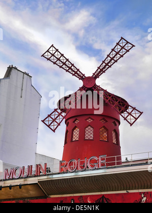 Das berühmte Moulin Rouge Gebäude in Paris, Frankreich Stockfoto