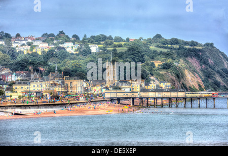 Ansicht von Teignmouth Stadt Strand und Strandpromenade Devon England, traditionelle englische Touristen Stadt Szene am Meer in HDR Stockfoto