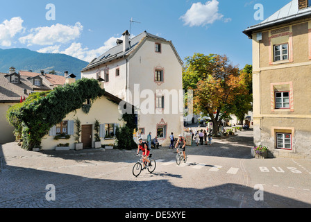 Das Zentrum der mittelalterlichen Mauern umgebene Stadt der Stadt Glurns Glurns, im Val Venosta, italienischen Alpen. Alto Adige, Italien Stockfoto