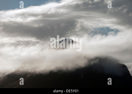 Dunst, Reinigung von Marsco in rot Cullins aus Sligachan, Isle Of Skye, Schottland, Großbritannien Stockfoto