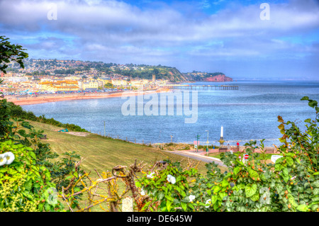 Blick vom Shaldon nach Teignmouth Devon England UK in Hdr mit blauen Himmel und Wolken Stockfoto