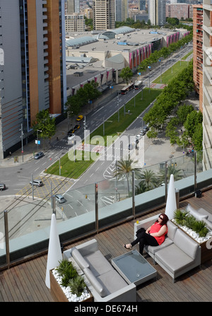 Straßenszenen in der Avenida Diagonal, Barcelona, Spanien Stockfoto