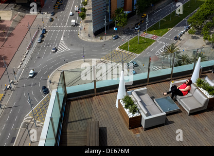 Straßenszenen in der Avenida Diagonal, Barcelona, Spanien Stockfoto