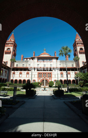 EINGANG TORBOGEN PONCE DE LEON HOTEL GEBÄUDE FLAGER COLLEGE SAINT AUGUSTINE FLORIDA USA Stockfoto