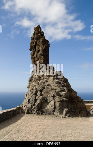 Vulkanische Felsformationen am Mirador De La Monja in Teno Landschaftspark, Teneriffa, Kanarische Inseln. Stockfoto