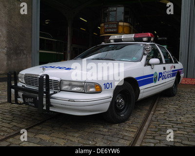 Amerikanische Polizei-Auto im Crich Tramway Village in Derbyshire, Großbritannien genommen. Stockfoto