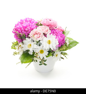 Bouquet von bunten Blumen in kleine Vase auf weißem Hintergrund Stockfoto