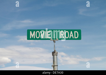 Eine Straßenschild mit der Aufschrift "Road Movie" in den Alabama Hills westlich von Lone Pine im Owens Valley, Kalifornien Stockfoto