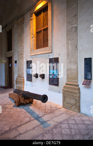 Kanone in Sciacca in der Provinz Agrigento, Sizilien bewahrt. Stockfoto