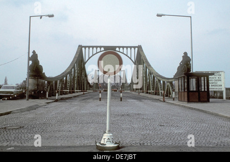 Berlin, DDR, Sektor Grenze an der Glienicker Brücke Stockfoto