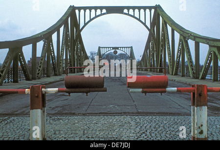 Berlin, DDR, Sektor Grenze an der Glienicker Brücke Stockfoto