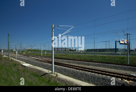 Schönefeld, Deutschland, Eisenbahnschienen der Bahnlinie, der größere Flughafen Berlin Brandenburg Willy Brandt Stockfoto