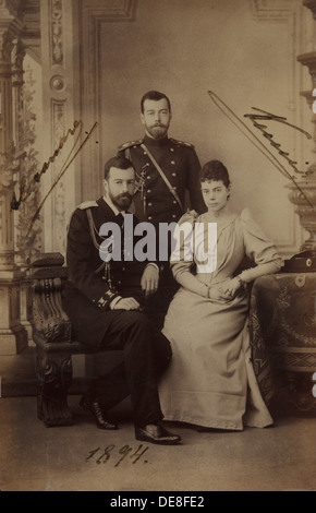 Kaiser Nikolaus II. mit Großfürst Alexander Michailowitsch Russlands und seiner Frau, Großfürstin Xenia Alexandrowna von Russland, 1894. Stockfoto