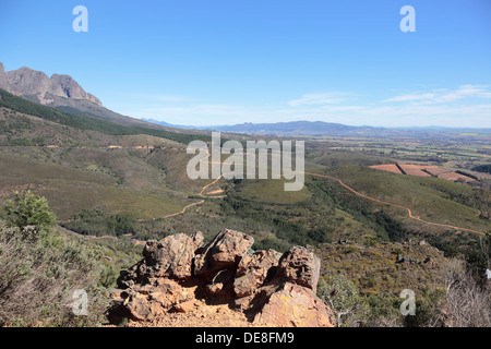 Luftaufnahme von Wellington und Ackerland von den umliegenden Bergen Limietberg Stockfoto