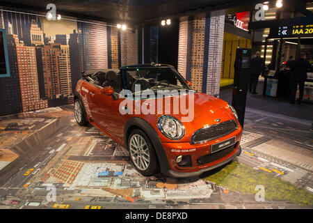 Frankfurt am Main, Deutschland. 11. September 2013. : Frankfurt Internationale Automobil-Ausstellung (IAA) 2013. Mini Cabrio © Alexey Zarubin/Alamy Live-Nachrichten Stockfoto