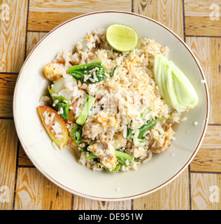 Gebratener Reis in Schale, Thai-Küche Stockfoto