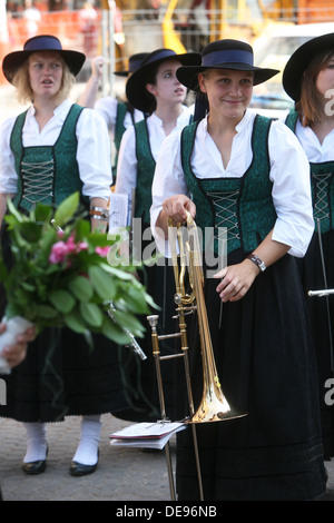 Musik Gesellschaft Sacilia aus Schemmerberg in deutschen folk Kosten während der 47. Folklore-Festival in Zagreb, Kroatien am Juli 19,2013 Stockfoto