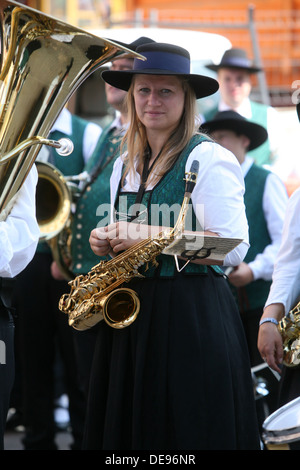 Musik Gesellschaft Sacilia aus Schemmerberg in deutschen folk Kosten während der 47. Folklore-Festival in Zagreb, Kroatien am Juli 19,2013 Stockfoto