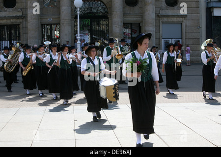 Musik Gesellschaft Sacilia aus Schemmerberg in deutschen folk Kosten während der 47. Folklore-Festival in Zagreb, Kroatien am Juli 19,2013 Stockfoto