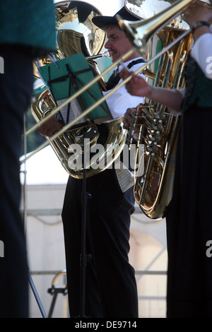 Musik Gesellschaft Sacilia aus Schemmerberg in deutschen folk Kosten während der 47. Folklore-Festival in Zagreb, Kroatien am Juli 19,2013 Stockfoto