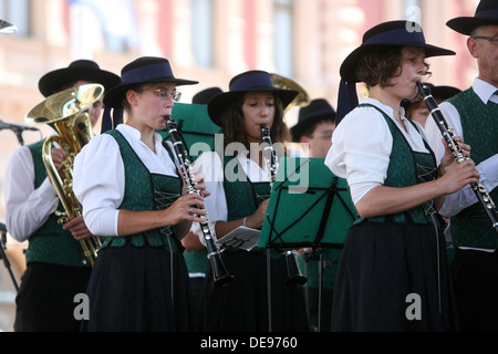 Musik Gesellschaft Sacilia aus Schemmerberg in deutschen folk Kosten während der 47. Folklore-Festival in Zagreb, Kroatien am Juli 19,2013 Stockfoto
