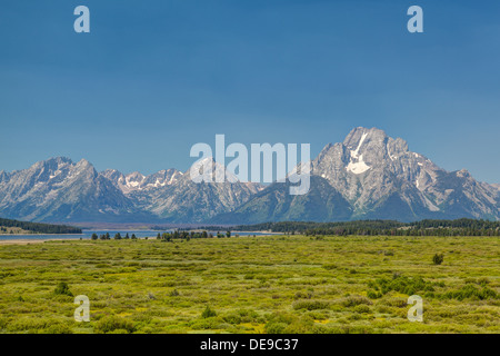 Die erstaunliche Teton Mountains über Jackson See in Wyoming, USA. Stockfoto