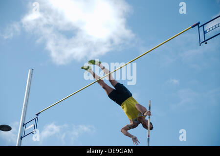 Gateshead, UK, 14. September 2013. Rens Blom der Niederlande während der Stabhochsprung auf der Great North City Spiele 2013 Voltigieren. Auf dem vierten Platz beendete er nach drei Fehlschlägen auf die Starthöhe von 5,10 m © Colin Edwards / Alamy Live News Stockfoto