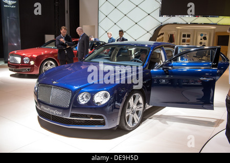 FRANKFURT, GERMANY - SEPTEMBER 11: Frankfurt Internationale Automobil-Ausstellung (IAA) 2013. Bentley Flying Spur neu Stockfoto