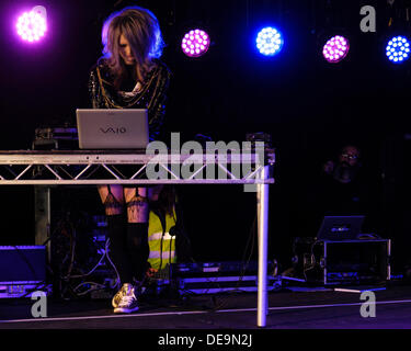 Brighton, UK, 14.09.2013: DJ in japanischen Mode auf dem Brighton Japan Festival. Bild von Julie Edwards Stockfoto