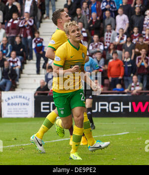 Edinburgh, Schottland. 14. September 2013. Celtic Teemu Pukki feiert scoring auf seinem während der schottischen Premier League Match zwischen Herzen und Celtic, Tynecastle Park Stadium, Edinburgh. Bildnachweis: Aktion Plus Sport/Alamy Live-Nachrichten Stockfoto