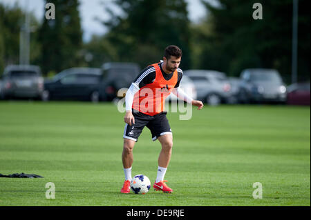 Swansea, Großbritannien. Freitag, 13. September 2013 im Bild: Jordi Amat Swansea Re: Swansa City FC Spieler training bei ihrem Trainingsgelände in Swansea © D Legakis/Alamy Live News Stockfoto