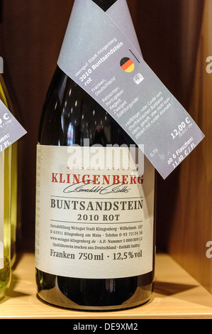 Rot Wein Wanderweg, Verkauf von fränkischen Rotwein aus Klingenberg in Franken Bayern, Deutschland Stockfoto