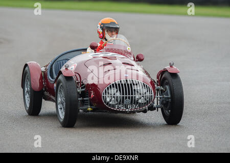 Chichester, West Sussex, UK. 13. September 2013. Beim Goodwood Revival. Goodwood-Rennstrecke, West Sussex - Freitag, den 13. September. Renn-Action auf der Strecke. © MeonStock/Alamy Live-Nachrichten Stockfoto