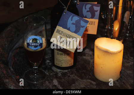 Ice Bockbier Bier-Verkostung in der Brauerei Faust, Miltenberg in Franken Bayern, Deutschland Stockfoto