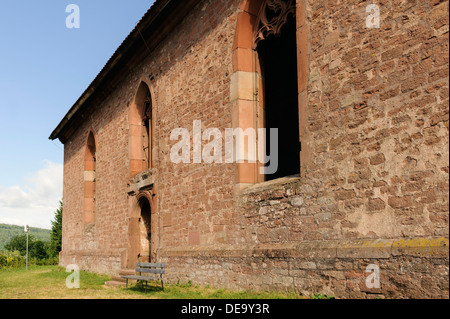 Gotische Gotthard Ruine in der Nähe von Amorbach, Wald von Oden Bayern, Deutschland Stockfoto