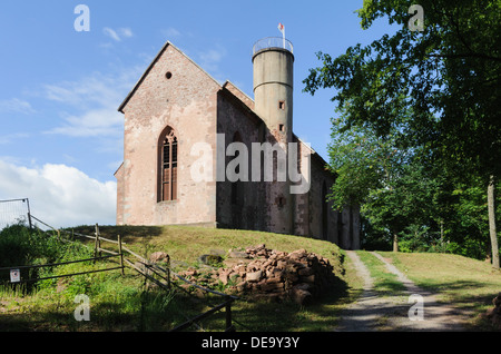 Gotische Gotthard Ruine in der Nähe von Amorbach, Wald von Oden Bayern, Deutschland Stockfoto