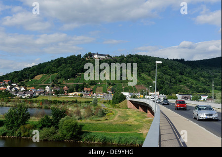 Ansicht-Kleinheubach in Richtung Grossheubach und Engelberg Kloster, Fluss Main, Bayern, Deutschland Stockfoto