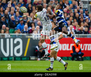 BATH, UK - Samstag, 14. September 2013. Aktion von der Aviva Premiership-match zwischen Bath Rugby und Leicester Tigers. Bildnachweis: Graham Wilson/Alamy Live-Nachrichten Stockfoto